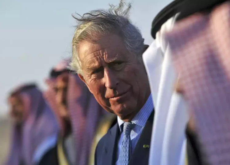 El príncipe Carlos aceptó una donación de 1 millón de libras de la familia saudí Bin Laden