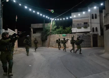 Israel captura a 10 islamistas palestinos en redadas nocturnas en Judea y Samaria