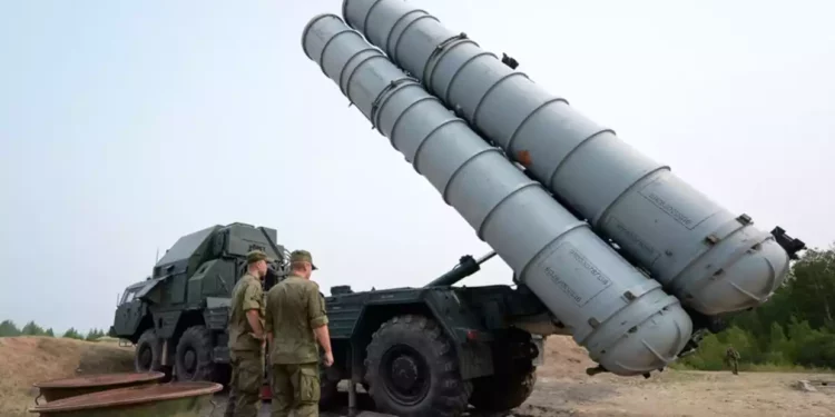 Rusia comienza a utilizar sistemas S-300 para atacar objetivos terrestres en Ucrania