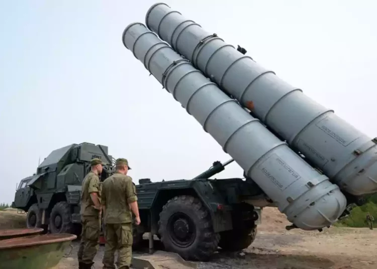 Rusia comienza a utilizar sistemas S-300 para atacar objetivos terrestres en Ucrania