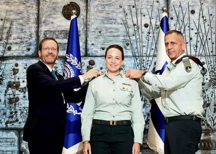 El presidente nombra por primera vez a una mujer como secretaria militar
