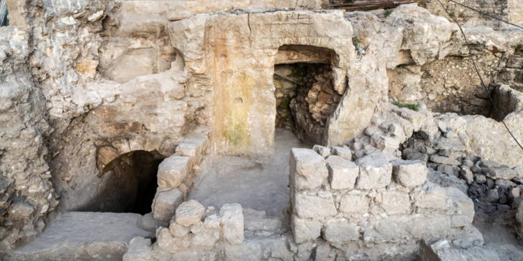 Arqueólogos israelíes hallan una mikve de la época del Segundo Templo