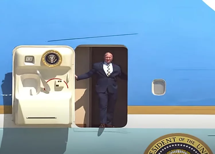 El equipo de Biden aterrizó en Israel y no encontró forma de bajar