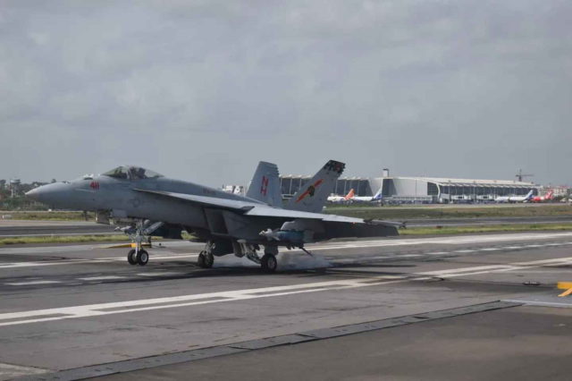 Cazas de Boeing y Dassault compiten por contratos con la Fuerza Aérea y la Marina India