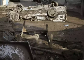 Irán eleva a 53 el número de muertos por las inundaciones y aludes de lodo