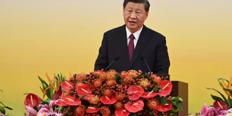 Xi conmemora el vigésimo quinto aniversario de la entrega de Hong Kong a China