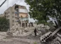 Bombardeo ruso en una zona residencial de Ucrania deja 15 muertos