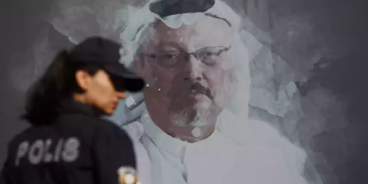 EAU condena al ex abogado de Khashoggi a 3 años de cárcel por delitos financieros