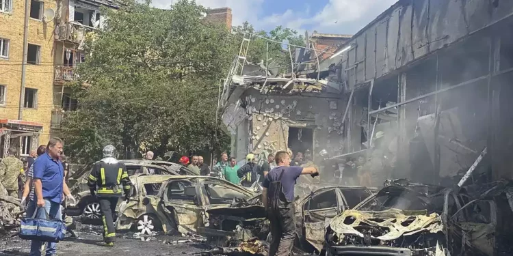 Un ataque ruso mata a 17 personas en el centro de Ucrania