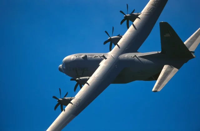 Lockheed Martin y MilDef fortalecen la defensa aérea sueca con el C-130J-30