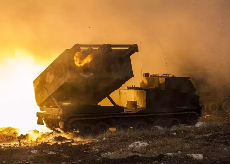 Los militares rusos tienen un problema: Ucrania tiene ahora cohetes M270 MLRS