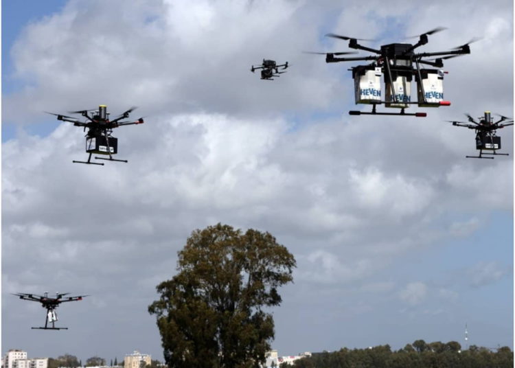 Startup israelí presenta un "buzón" universal para el reparto con drones en zonas urbanas
