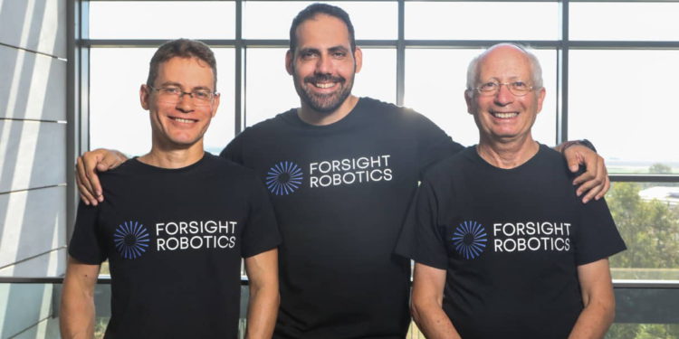La empresa israelí de cirugía oftálmica ForSight Robotics recauda $55 millones