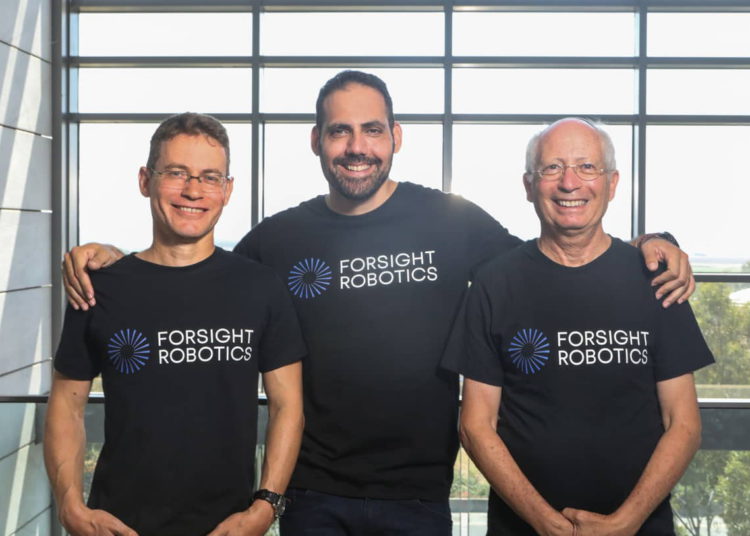 La empresa israelí de cirugía oftálmica ForSight Robotics recauda $55 millones