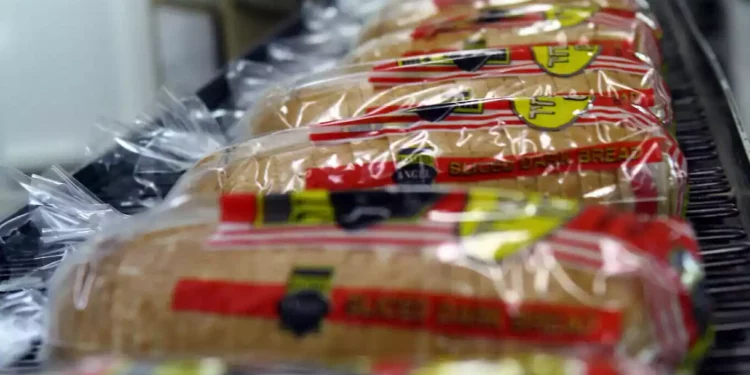 El Gobierno anuncia una subida del 20% en el precio del pan regulado