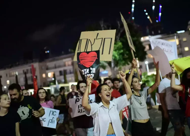 Miles protestas en Tel Aviv por los elevados precios de la vivienda y el coste de la vida