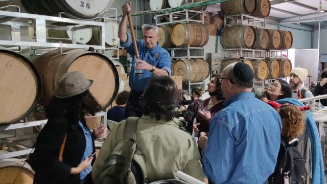 Destilería fabrica el primer whisky estilo bourbon de Israel