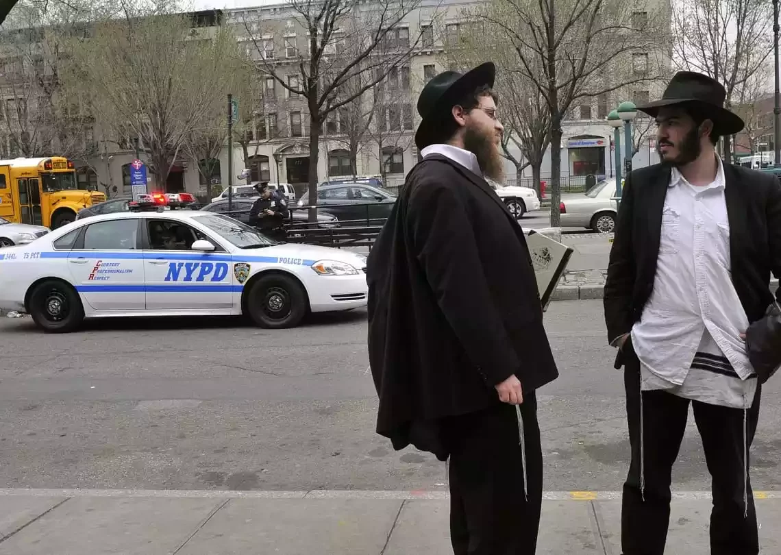 Policía de Nueva York detiene a sospechosos de perpetrar una serie de ataques antisemitas