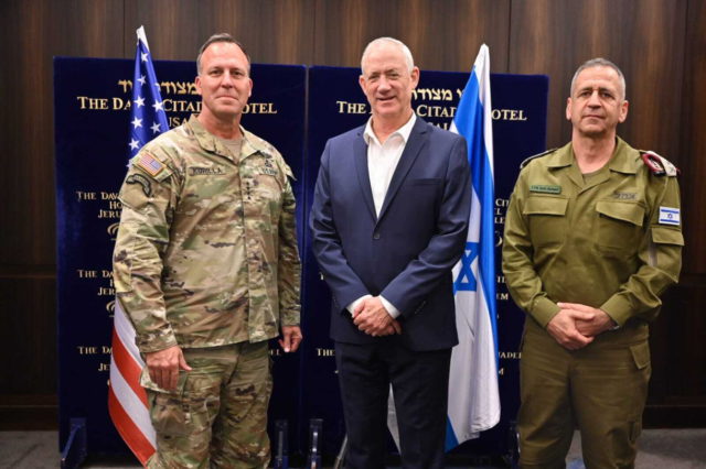 Gantz visitará EE.UU. para reunirse con altos funcionarios de defensa