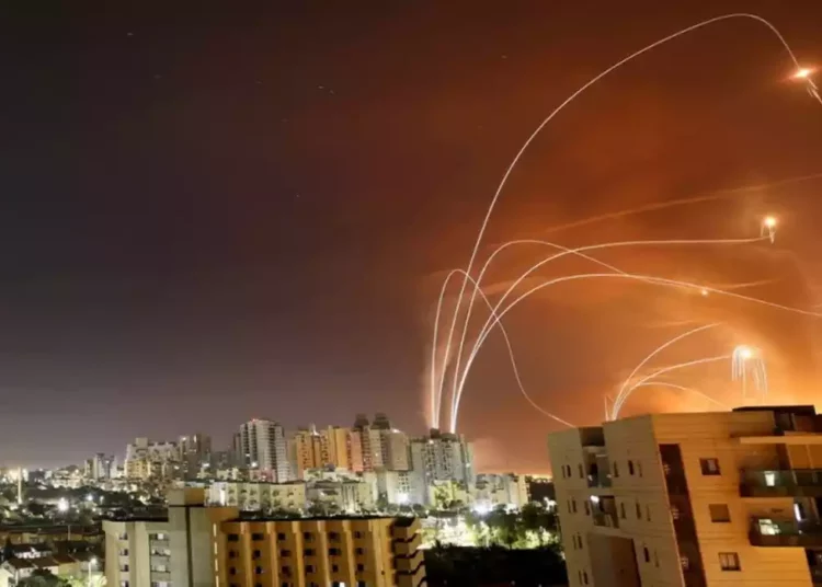 Más de 100 propiedades israelíes fueron dañadas por los cohetes de Gaza