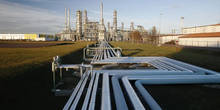 Se interrumpe el flujo de petróleo ruso a través del oleoducto de Druzhba hacia Europa central