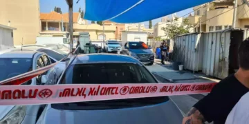 Encuentran a un hombre muerto en su coche, en el tercer tiroteo mortal en tres días