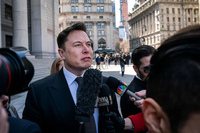 Elon Musk vende $7.000 millones de acciones de Tesla