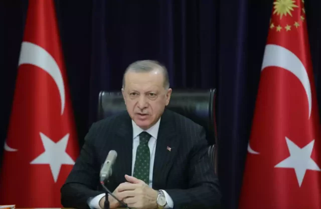 Erdogan dice que buscará poner fin a la guerra en Ucrania “a través de medios diplomáticos”