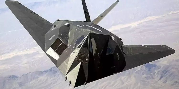 Por qué el F-117 Nighthawk tuvo una vida útil relativamente corta