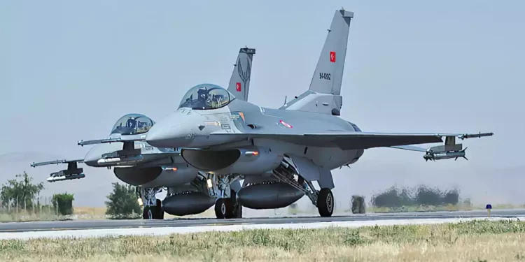 El jefe del comité del Senado de EE.UU. se opone a la venta de F-16 a Turquía