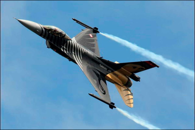 Vender F-16 a Turquía mientras compra nuevos S-400 a Rusia es un error