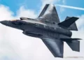 Los F-35 simulan ser cazas J-20 y Su-57 durante un entrenamiento de combate aéreo