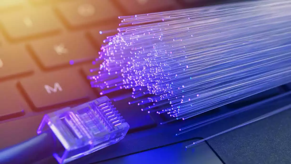 Qué es Internet por fibra óptica?