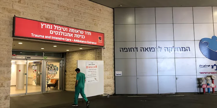Hospital de Ashkelon atendió a 20 por caídas mientras corrían a refugiarse