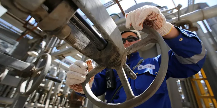 China y Occidente quieren que el petróleo kazajo siga fluyendo