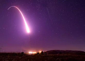 Estados Unidos prueba con éxito un misil balístico nuclear