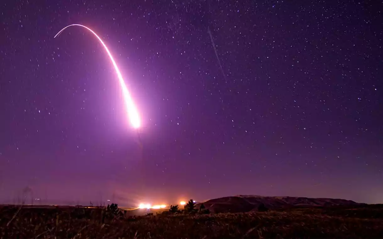 Estados Unidos prueba con éxito un misil balístico nuclear