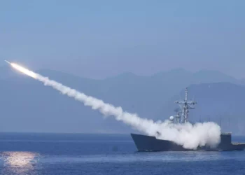 Un misil chino casi alcanza una isla de Japón