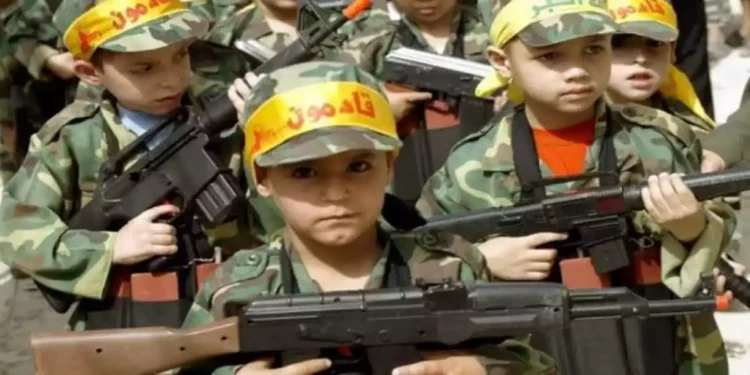 La Autoridad Palestina recluta y adoctrina a cientos de niños con fines terroristas