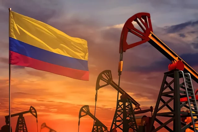 El izquierdista presidente de Colombia aumenta los impuestos a su industria petrolera