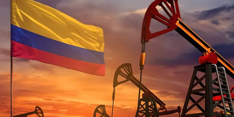 El izquierdista presidente de Colombia aumenta los impuestos a su industria petrolera