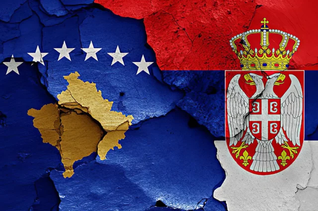 La UE pide que se deje de hablar de guerra en los Balcanes antes de las reuniones entre Serbia y Kosovo