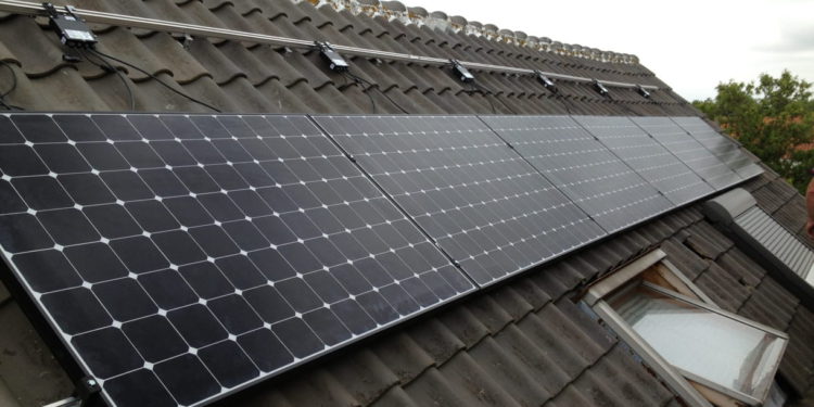 La empresa israelí SolarEdge disminuye sus ingresos en el segundo trimestre del 2022