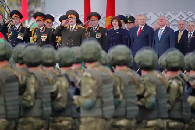 Trece mil soldados bielorrusos están listos para unirse a la invasión rusa de Ucrania