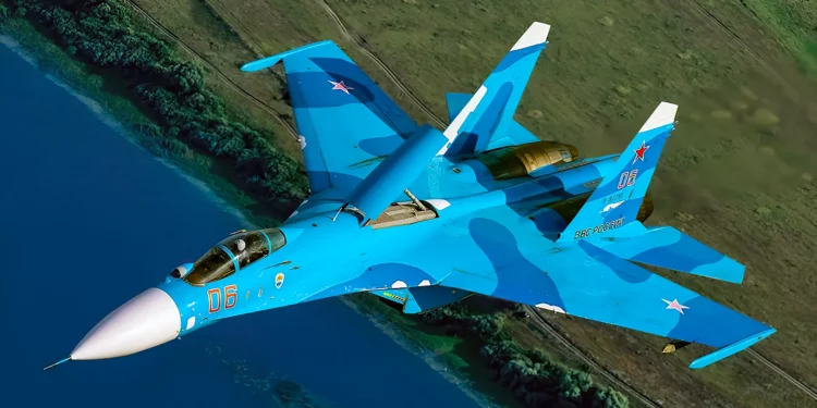 Su-27 Flanker de Ucrania combate un caza ruso sobre Donbás