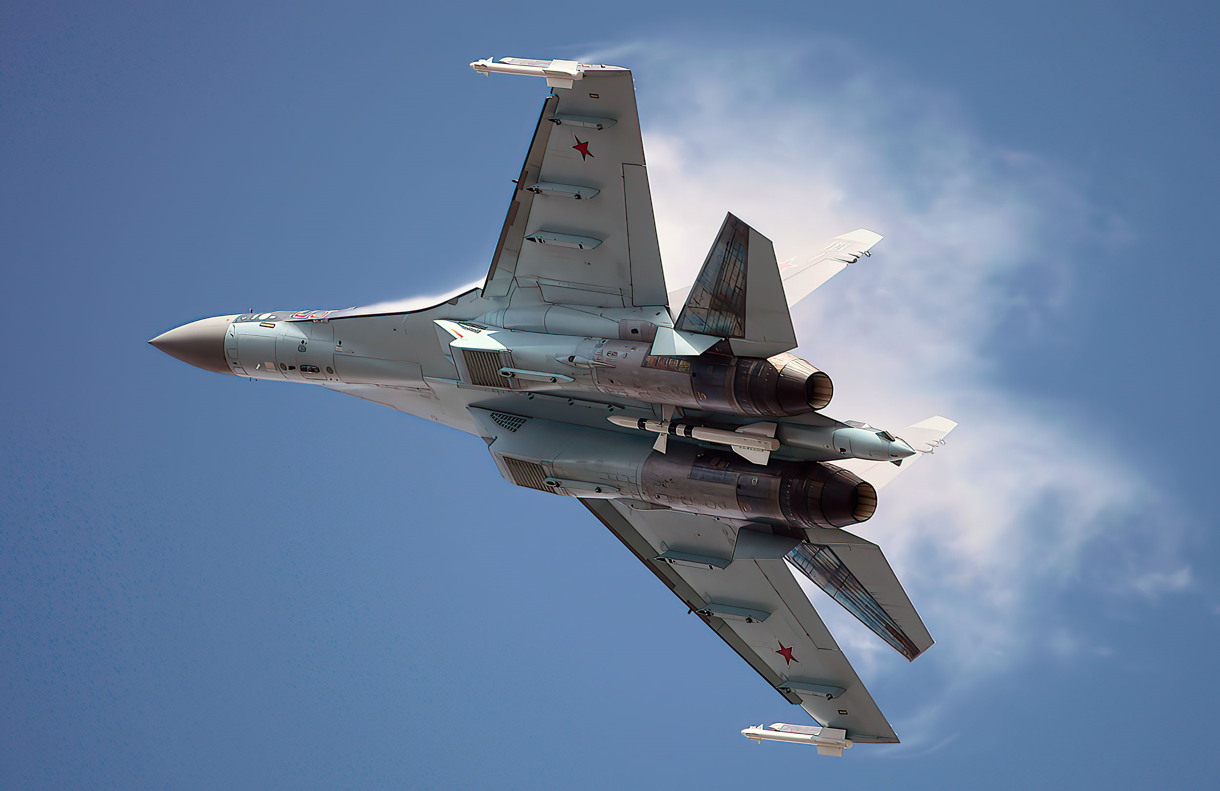 Cazas rusos Su-35 golpean infraestructura ucraniana con misiles Kh-59