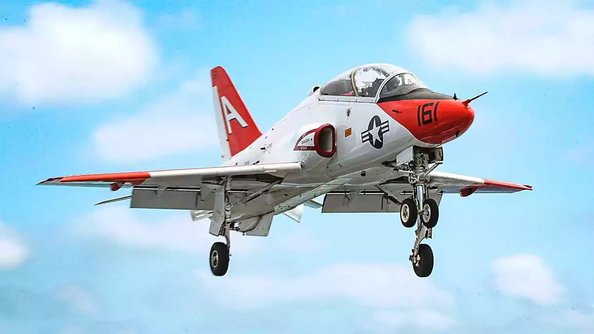 Un avión de entrenamiento T-45C de la Armada se estrella en un campo de Texas