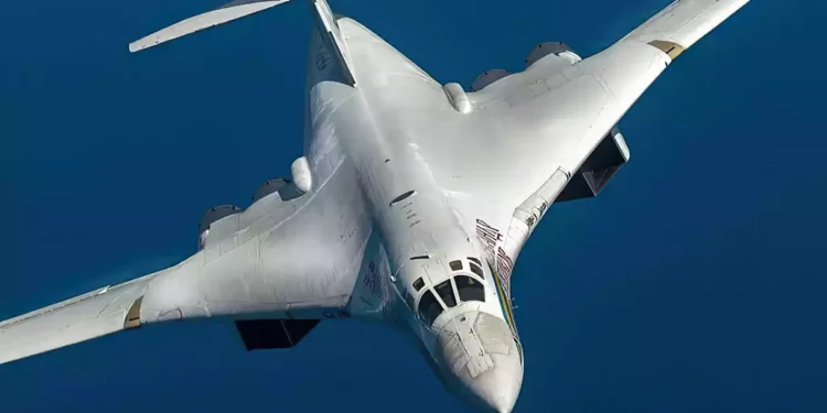 Tu-160: Deleite la vista con el mayor bombardero supersónico de la actualidad