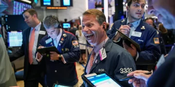 Las acciones de EE. UU. suben tras una nueva ráfaga de datos económicos mixtos