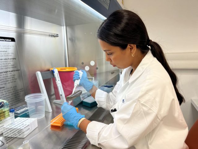 Laboratorio israelí busca frenar las muertes provocadas por bacterias resistentes a antibióticos